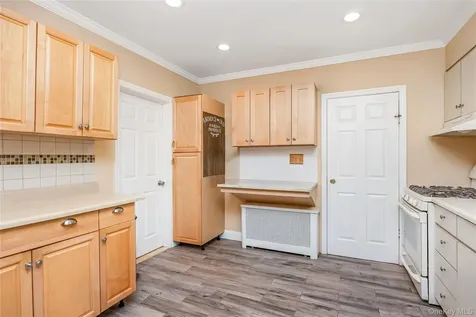 11 Locust Avenue E Farmingdale NY 11735