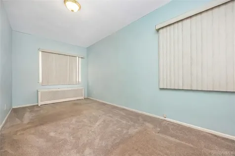 11 Locust Avenue E Farmingdale NY 11735