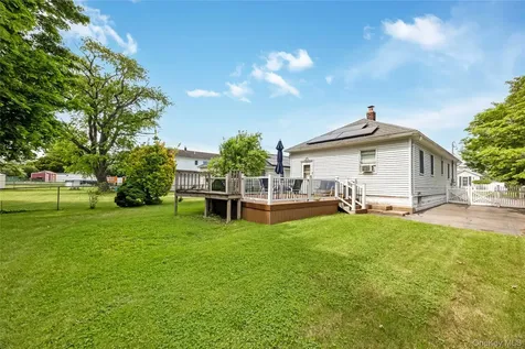 11 Locust Avenue E Farmingdale NY 11735