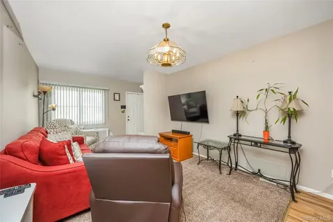11 Locust Avenue E Farmingdale NY 11735