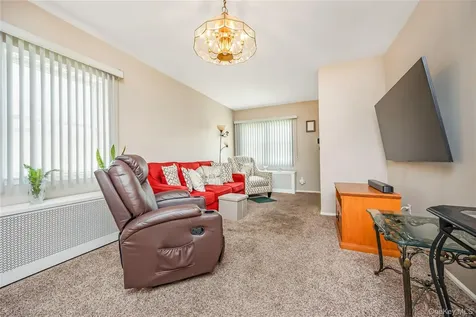 11 Locust Avenue E Farmingdale NY 11735