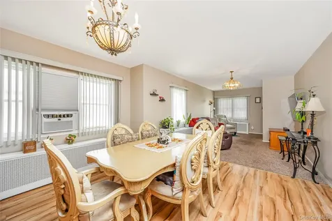 11 Locust Avenue E Farmingdale NY 11735