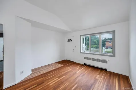 125 S 5th Street Bethpage NY 11714
