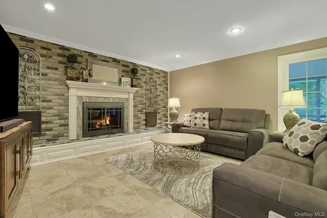 8 Dunmore Road New City NY 10956