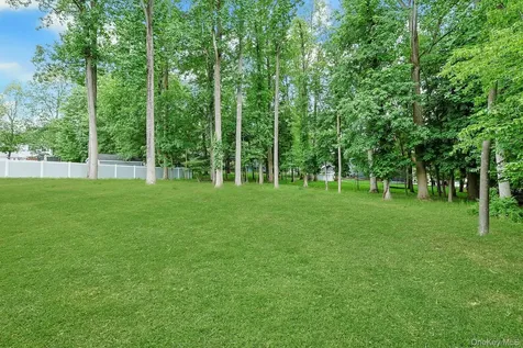 8 Dunmore Road New City NY 10956