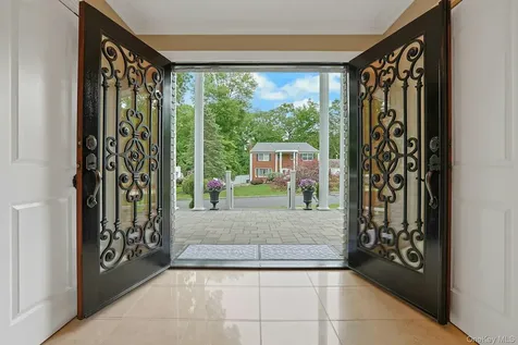 8 Dunmore Road New City NY 10956