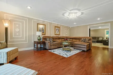 8 Dunmore Road New City NY 10956