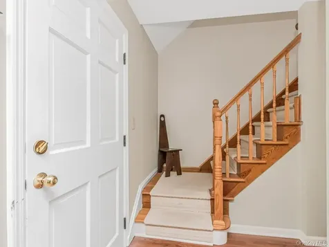 211 Warren Avenue Hawthorne NY 10532