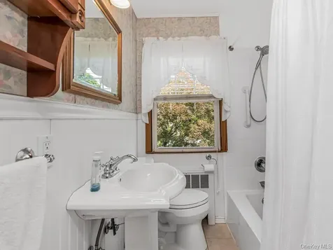211 Warren Avenue Hawthorne NY 10532