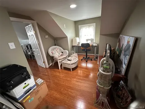 568 Irving Street Westbury NY 11590