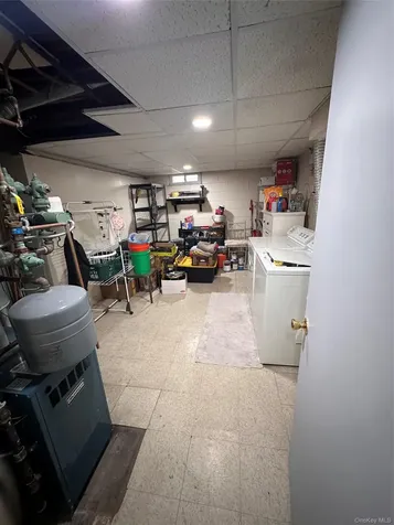 568 Irving Street Westbury NY 11590
