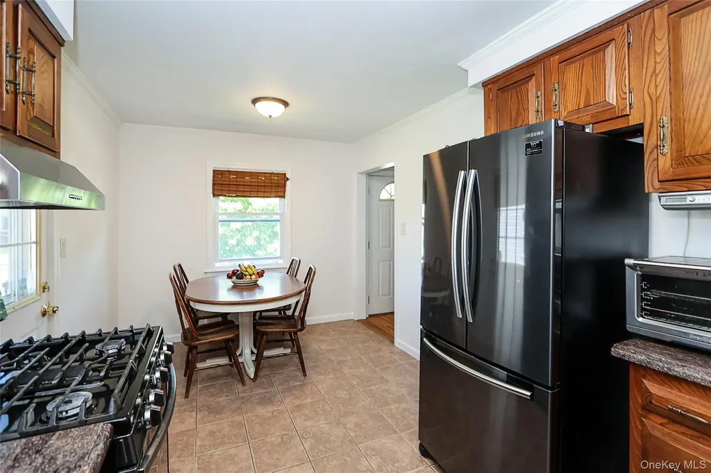 251 Mckinley Parkway Mineola NY 11501