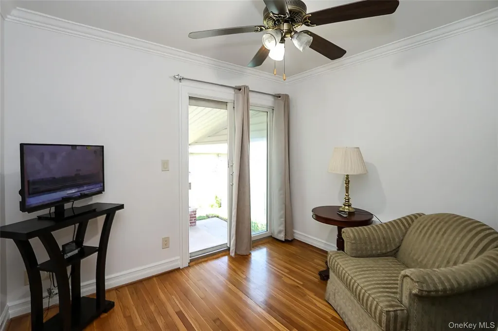 251 Mckinley Parkway Mineola NY 11501