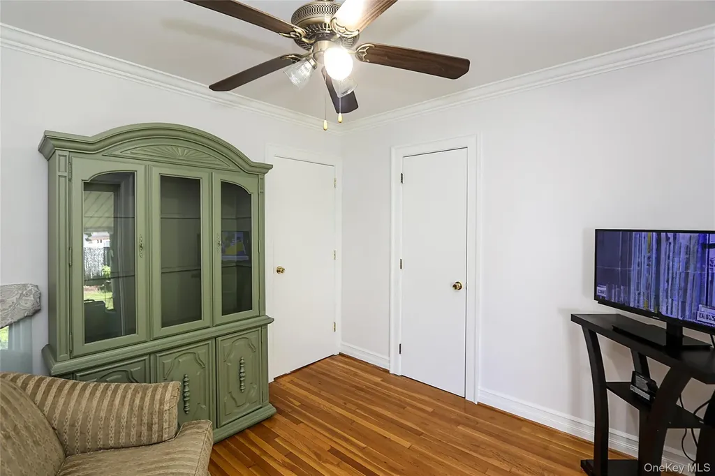251 Mckinley Parkway Mineola NY 11501