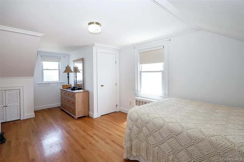 251 Mckinley Parkway Mineola NY 11501