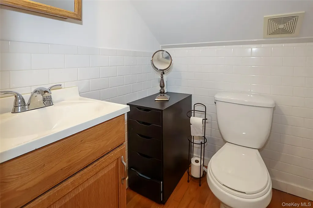 251 Mckinley Parkway Mineola NY 11501