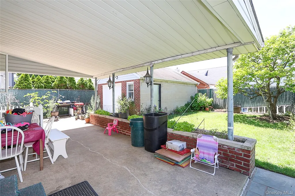 251 Mckinley Parkway Mineola NY 11501