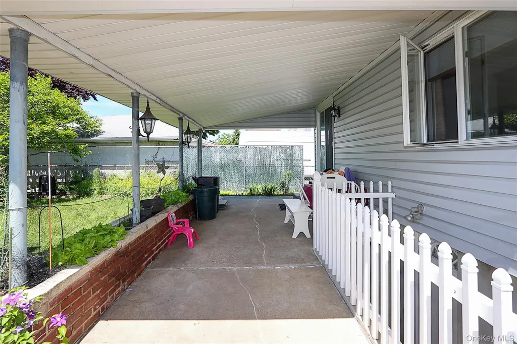 251 Mckinley Parkway Mineola NY 11501