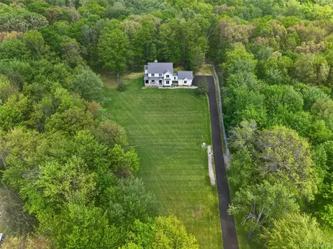28 Bethlehem Road New Windsor NY 12553
