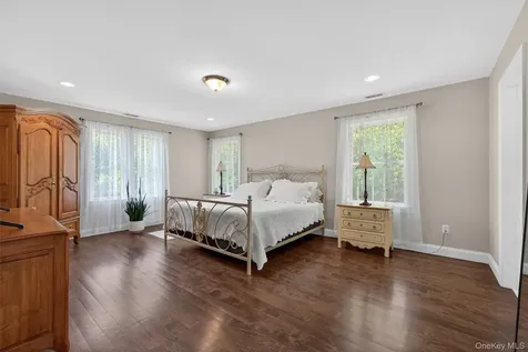 28 Bethlehem Road New Windsor NY 12553