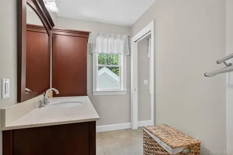 28 Bethlehem Road New Windsor NY 12553