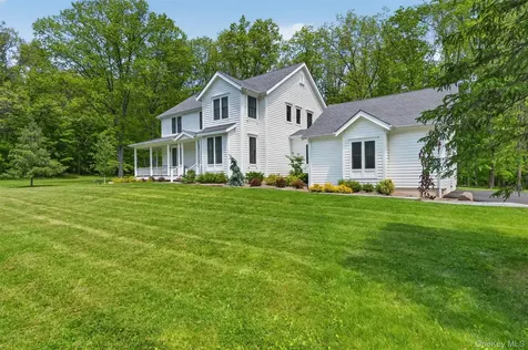28 Bethlehem Road New Windsor NY 12553