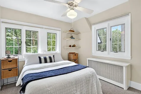 10 Crescent Road Port Washington NY 11050