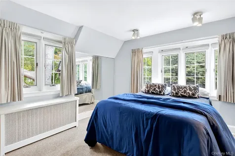 10 Crescent Road Port Washington NY 11050