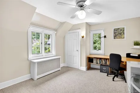 10 Crescent Road Port Washington NY 11050