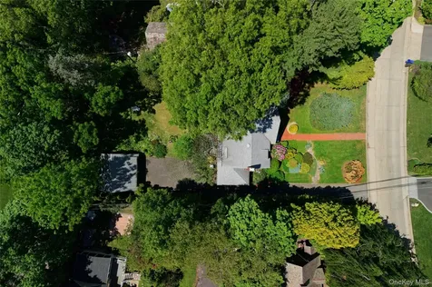 10 Crescent Road Port Washington NY 11050