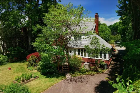 10 Crescent Road Port Washington NY 11050