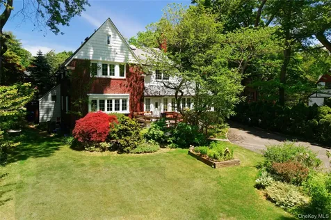 10 Crescent Road Port Washington NY 11050