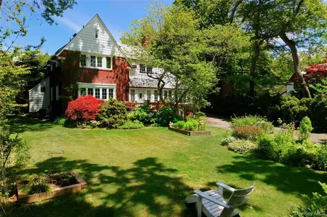 10 Crescent Road Port Washington NY 11050