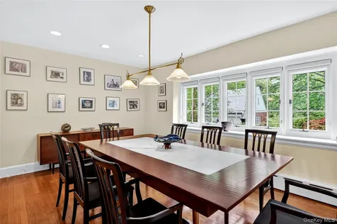 10 Crescent Road Port Washington NY 11050