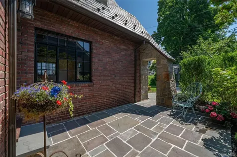 103 Manhattan Avenue Tuckahoe NY 10707