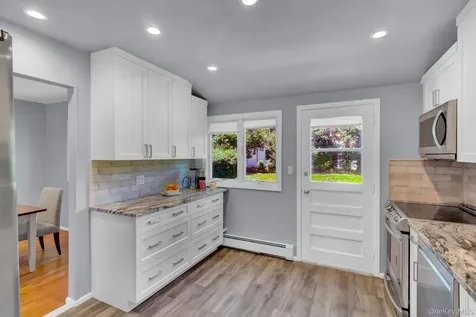 33 Brook Path Plainview NY 11803