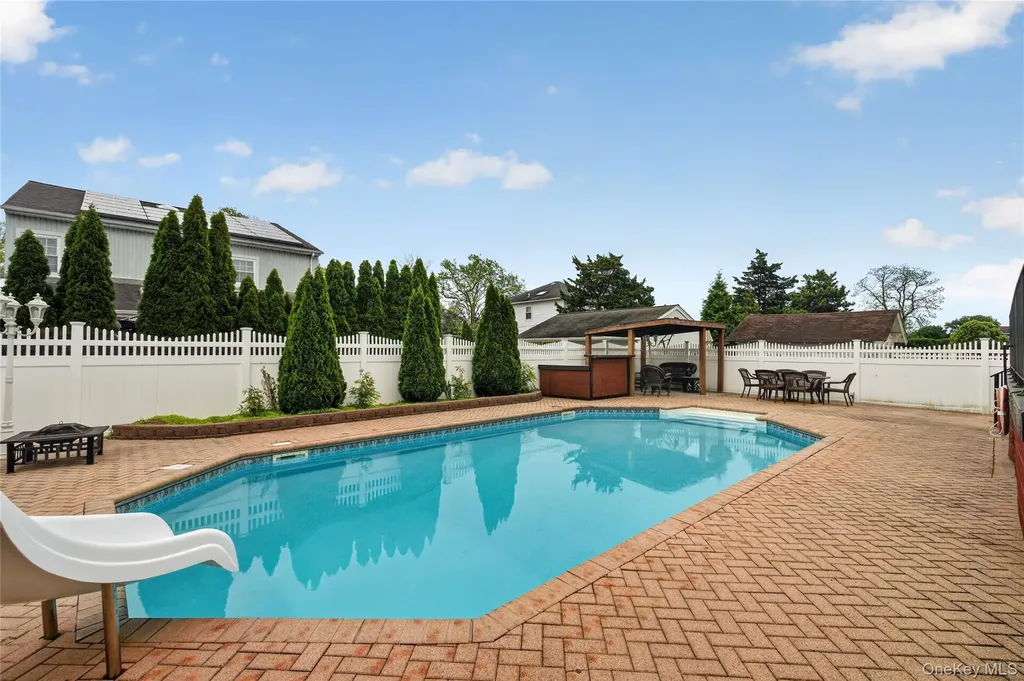 3341 Colony Drive Baldwin Harbor NY 11510