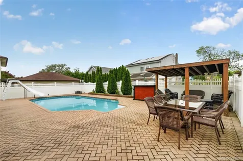3341 Colony Drive Baldwin Harbor NY 11510