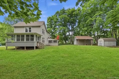 16 Hornbeck Road Poughkeepsie NY 12603