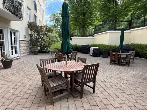 424 Trump Park Shrub Oak NY 10588