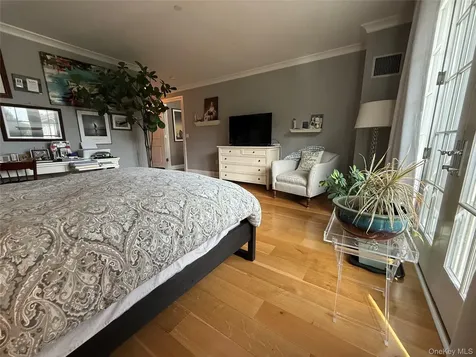 424 Trump Park Shrub Oak NY 10588