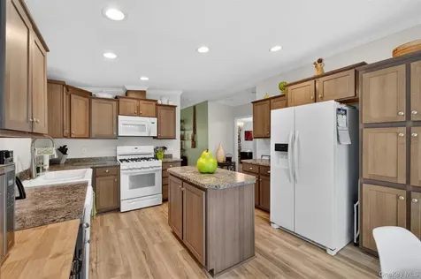 10 Orlando Drive Poughkeepsie NY 12603