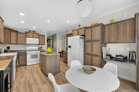 10 Orlando Drive Poughkeepsie NY 12603