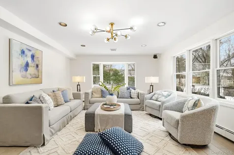 39 Lambert Lane New Rochelle NY 10804