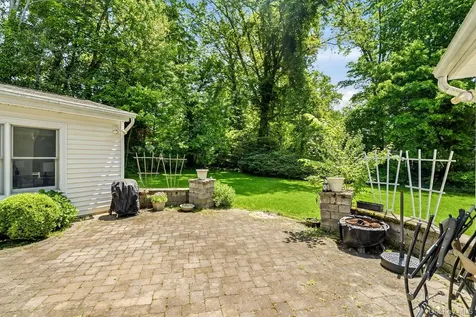 39 Lambert Lane New Rochelle NY 10804
