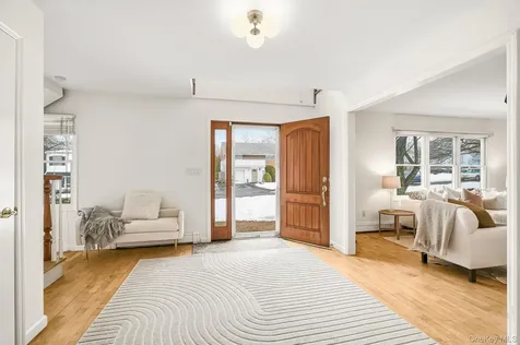 39 Lambert Lane New Rochelle NY 10804
