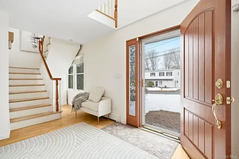 39 Lambert Lane New Rochelle NY 10804