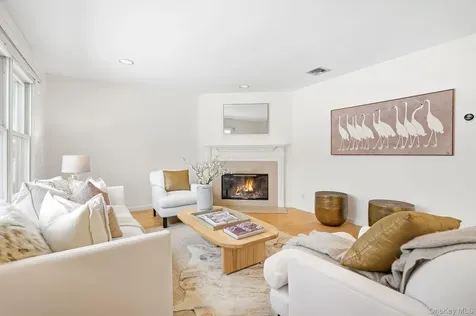 39 Lambert Lane New Rochelle NY 10804
