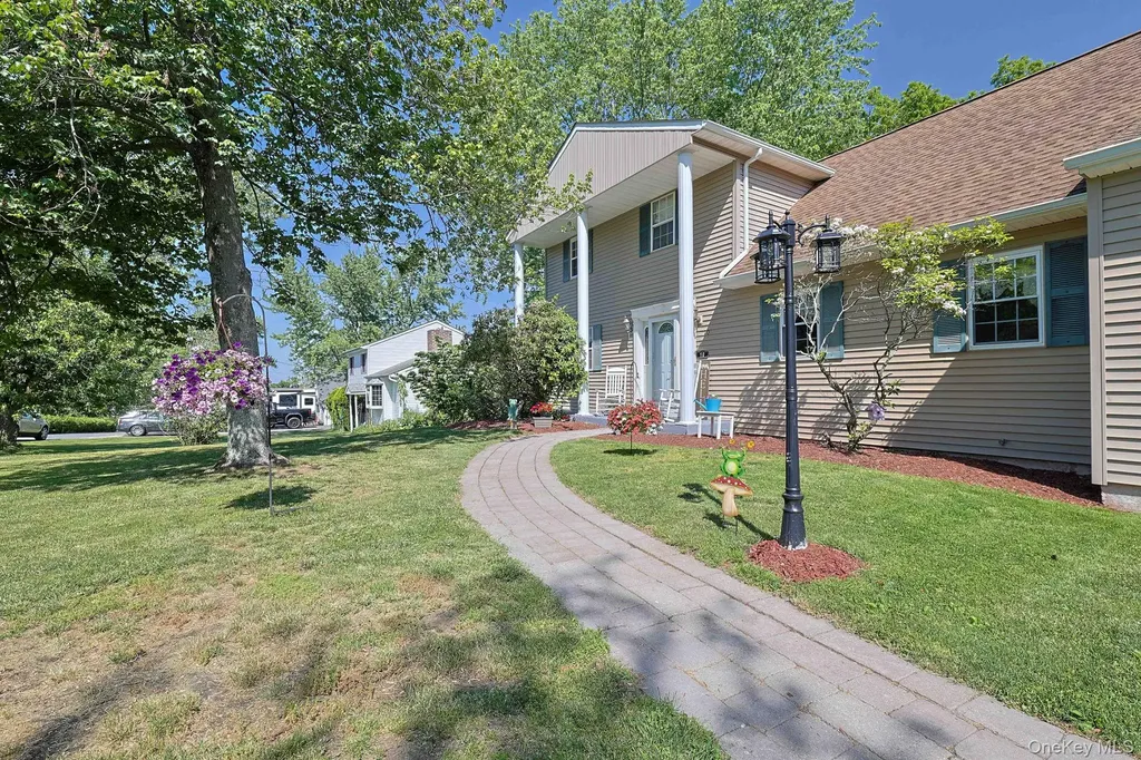10 The Drive Westtown NY 10998