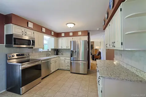 10 The Drive Westtown NY 10998